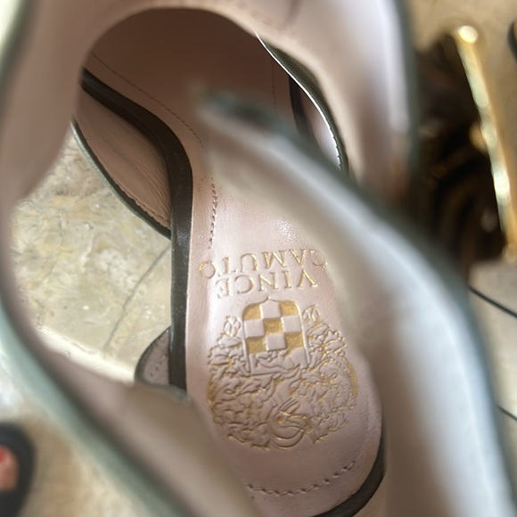 Vince Camuto sandal very very good condition used like twice size 6 - Picture 11 of 14